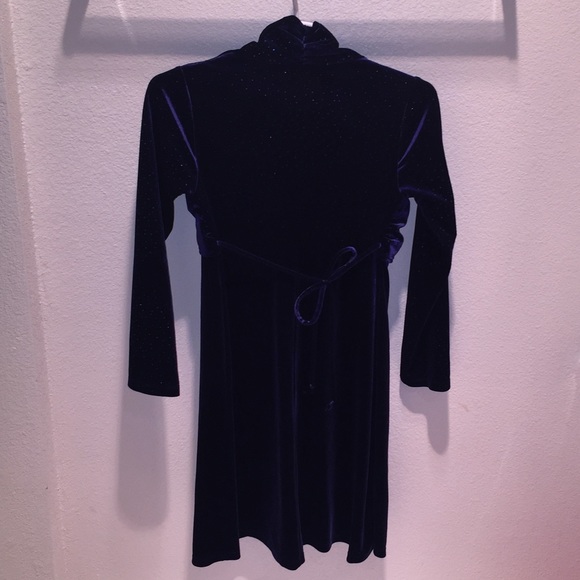 Girl’s Long-Sleeved Velvet Midnight-Blue Dress - Picture 2 of 4